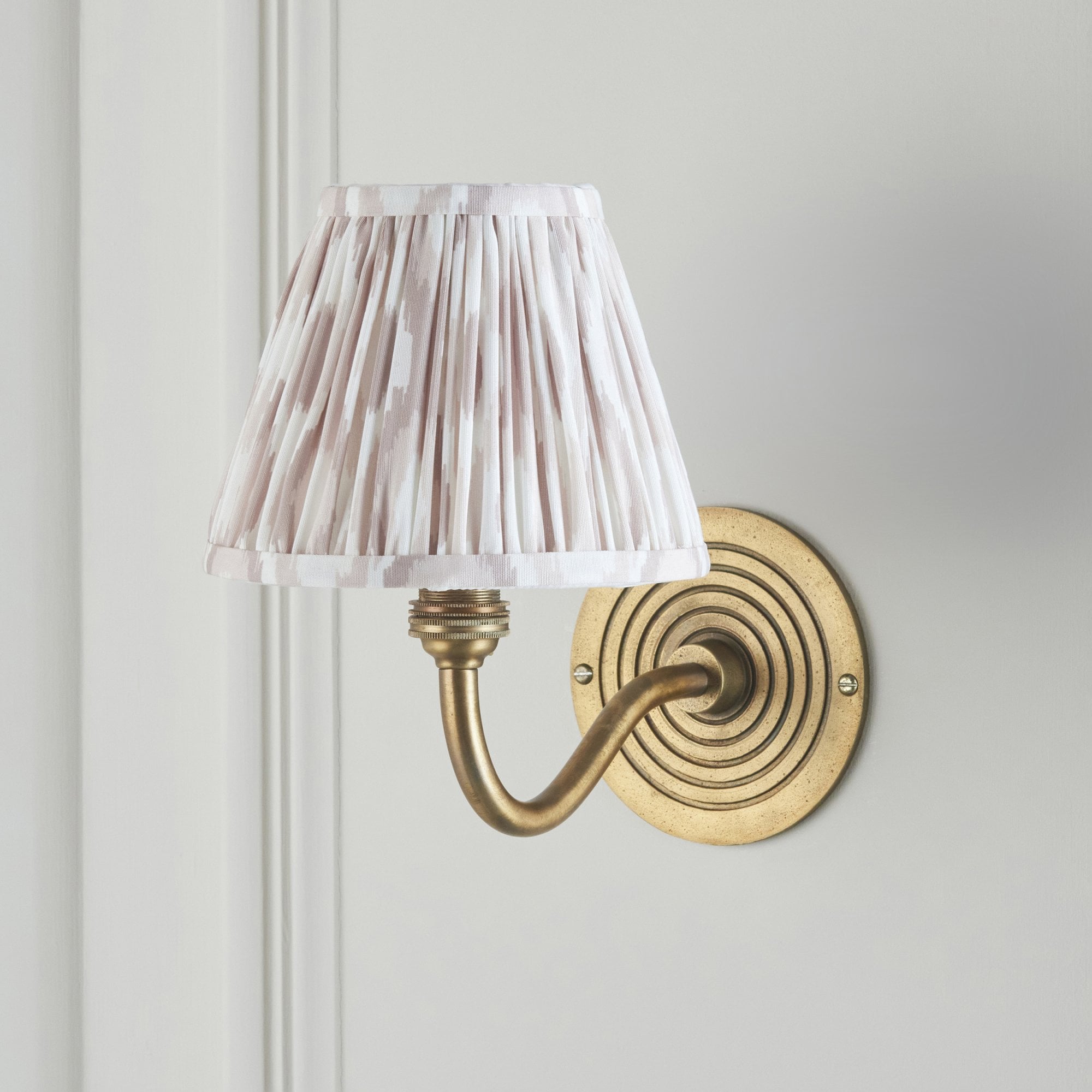 114102 Ripple Curve & Ikat 16cm Wall Light Antique Brass & Neutral Print Fabric