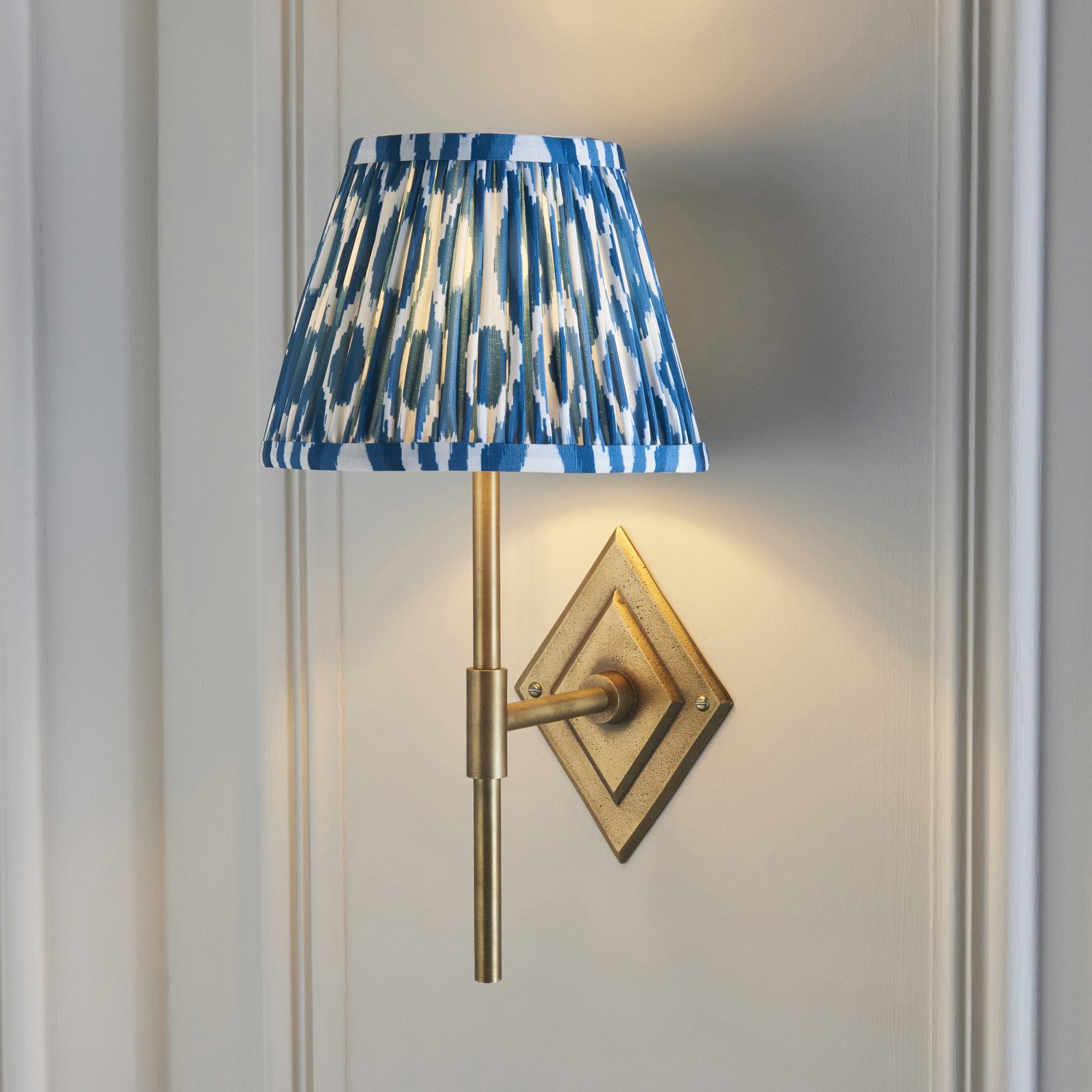 114162 Diamond Tall & Ikat 20cm Wall Light Antique Brass & Marlin Blue Fabric