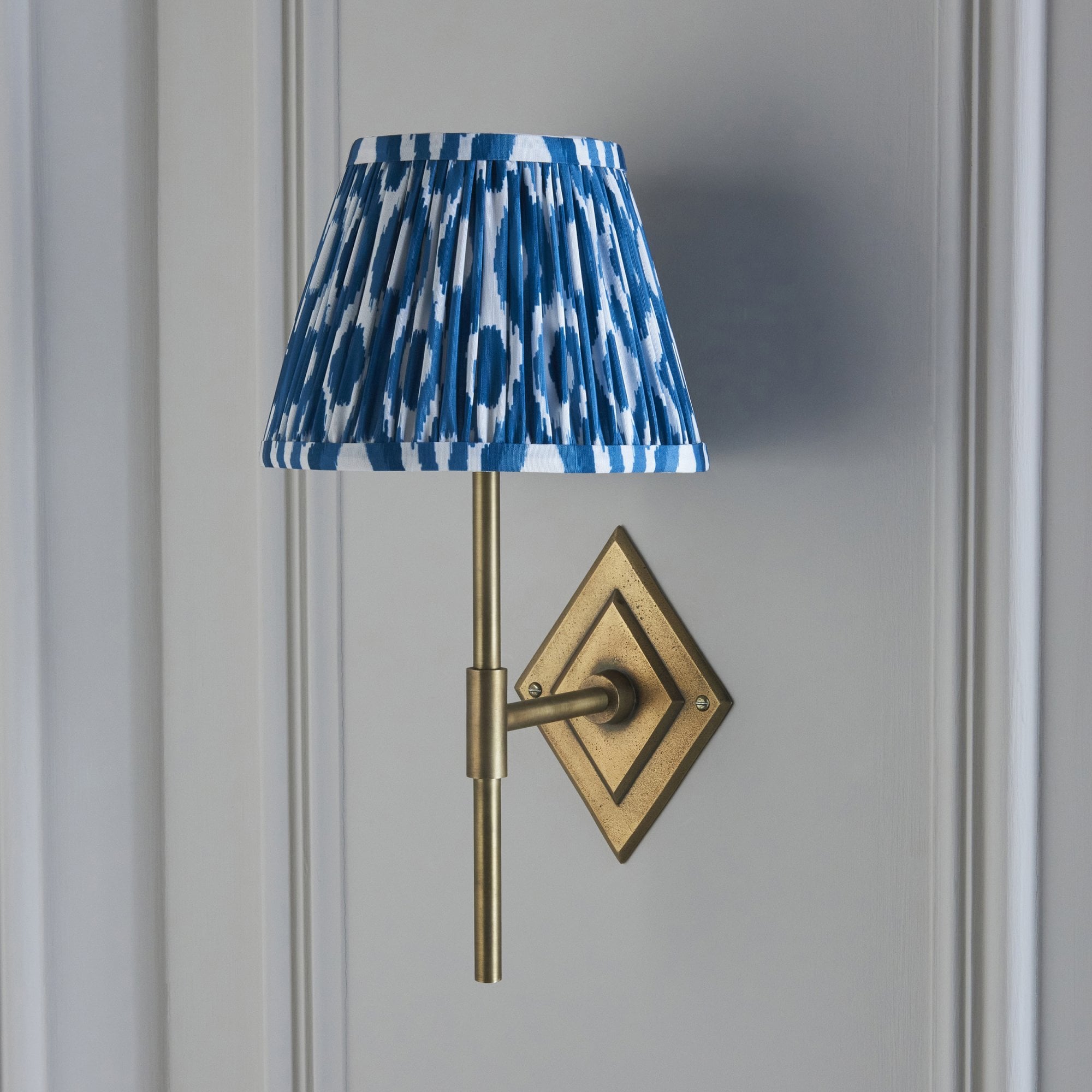 114162 Diamond Tall & Ikat 20cm Wall Light Antique Brass & Marlin Blue Fabric