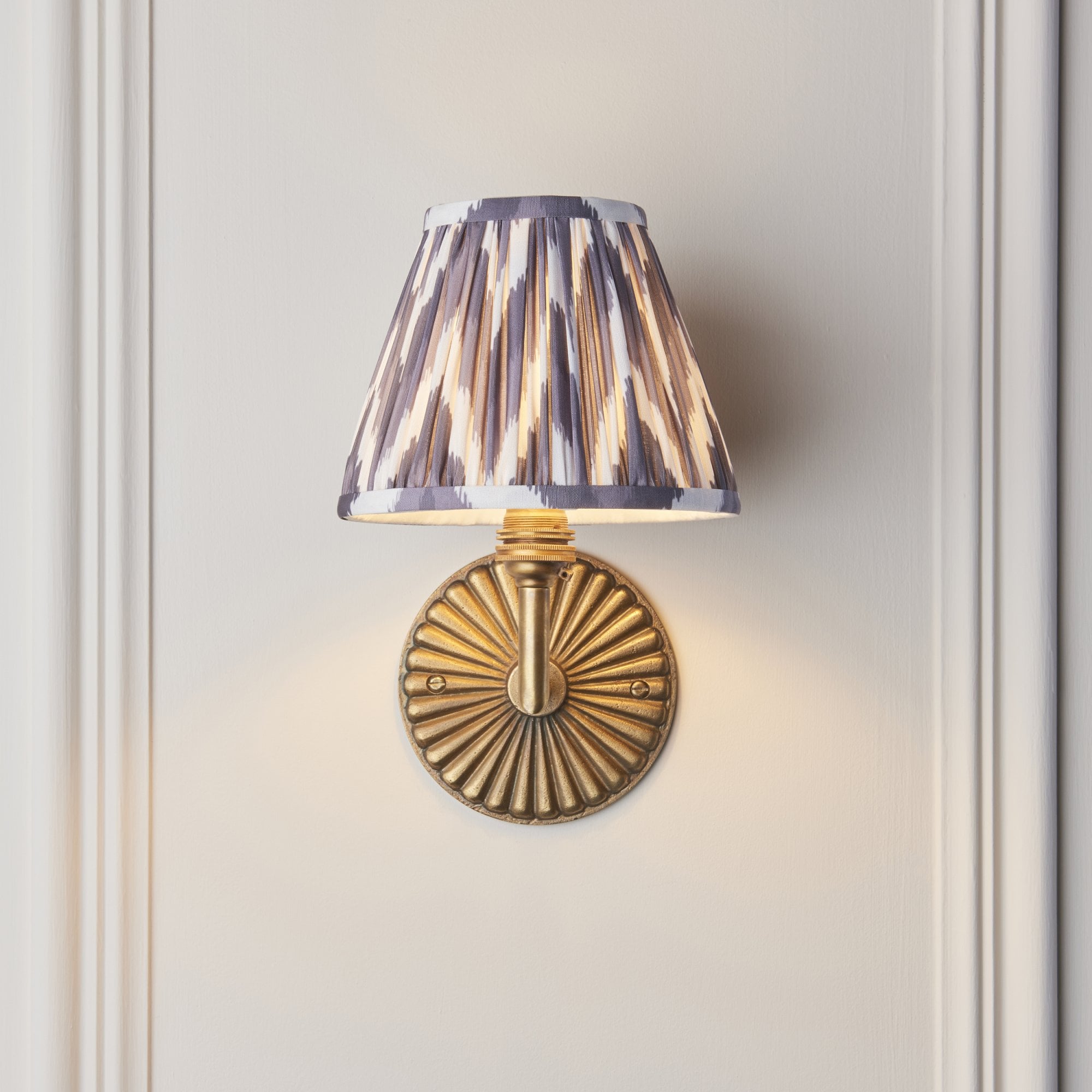 115317 Dahlia Angle & Zigzag 16cm Wall Light Antique Brass & Pearl Grey Fabric