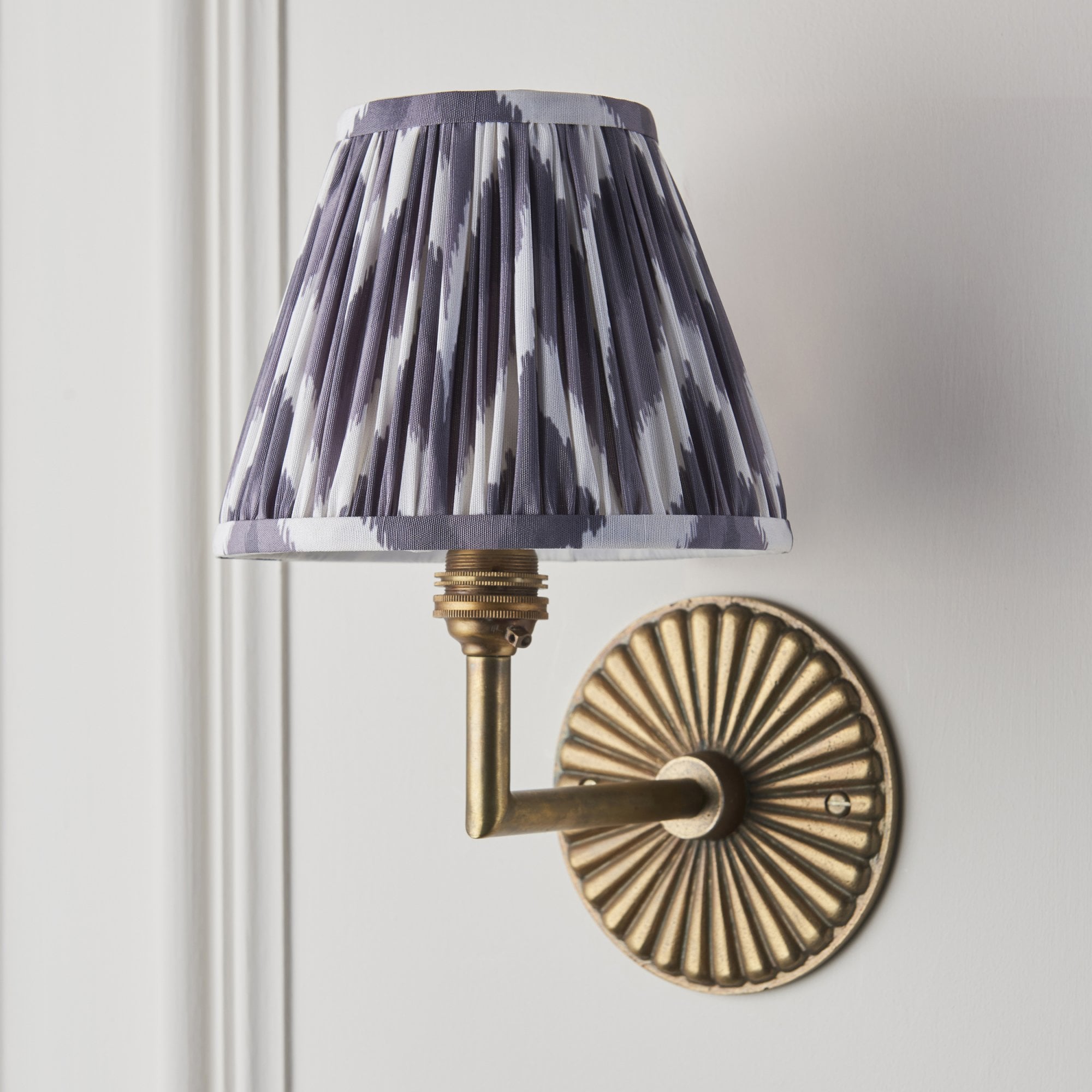 115317 Dahlia Angle & Zigzag 16cm Wall Light Antique Brass & Pearl Grey Fabric