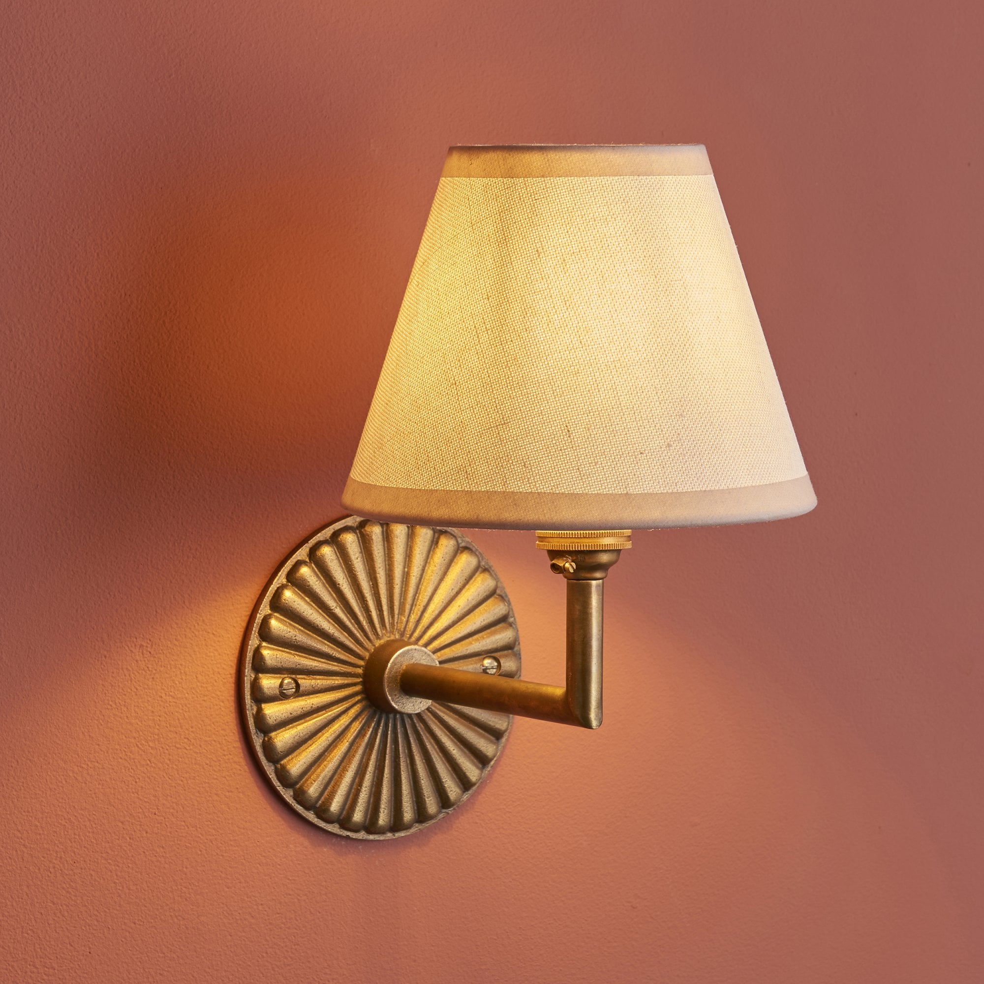 115329 Dahlia Angle & Ivy 16cm Wall Light Antique Brass & Vintage White Fabric