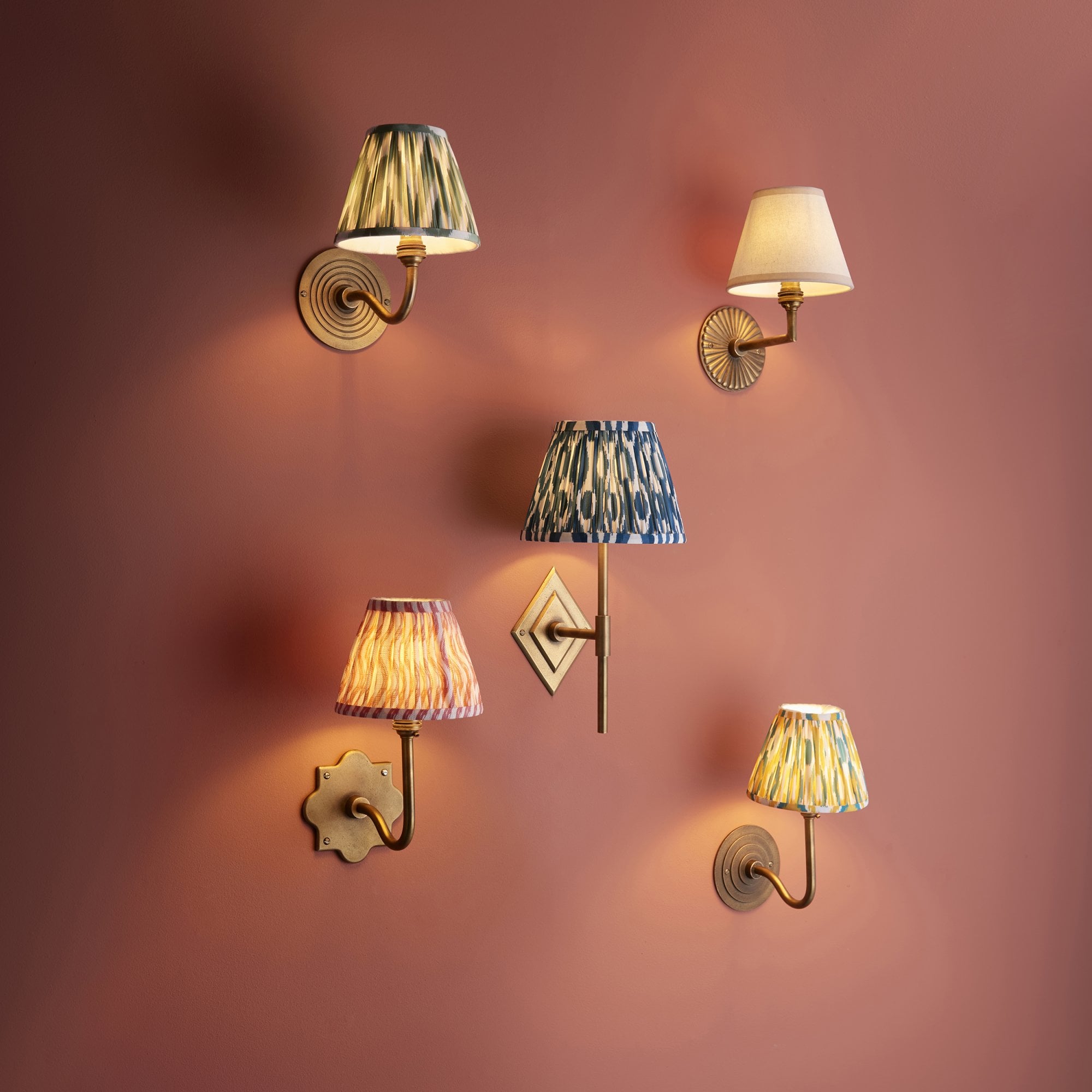115329 Dahlia Angle & Ivy 16cm Wall Light Antique Brass & Vintage White Fabric