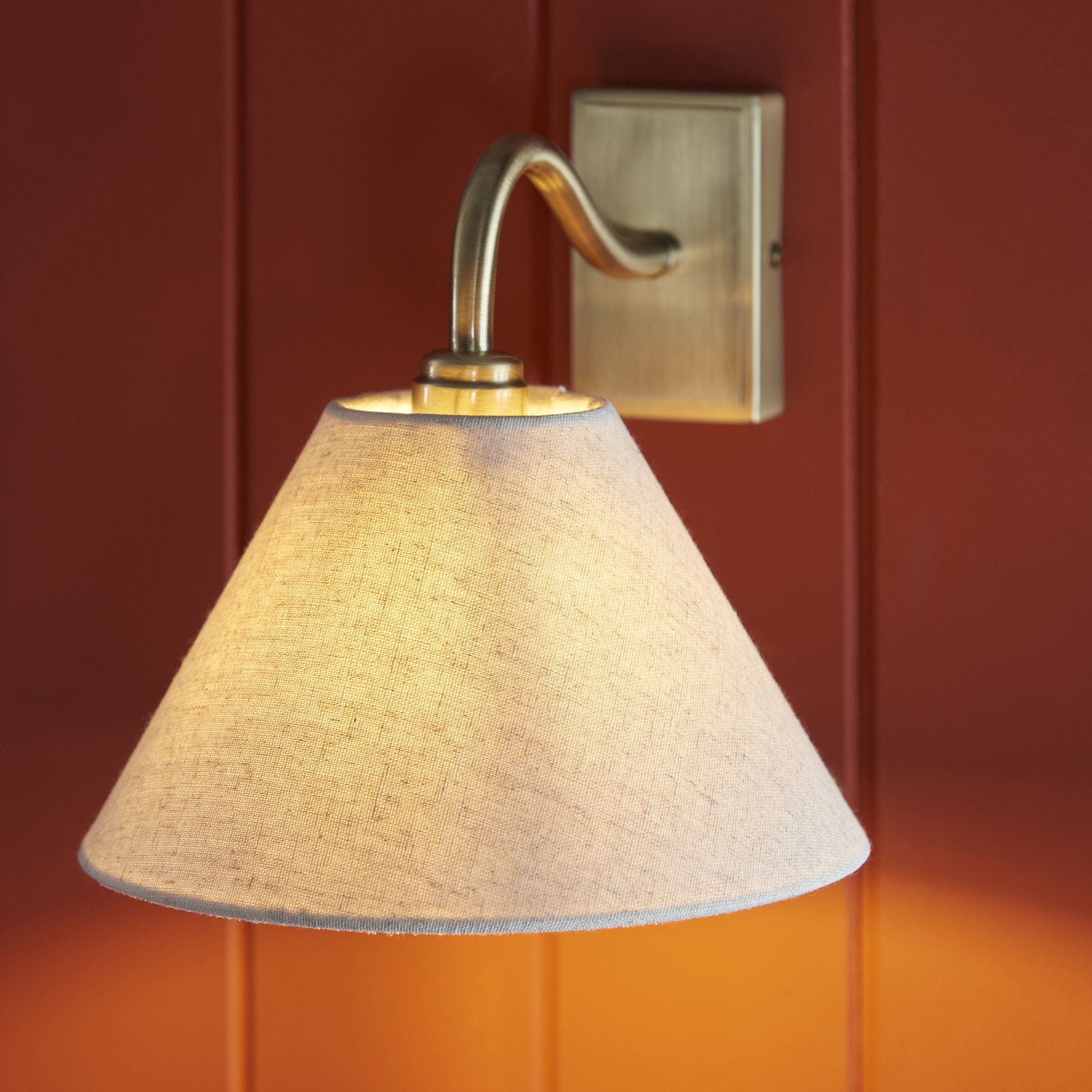 116911 Knole Wall Light Antique Brass Plate & Natural Faux Linen