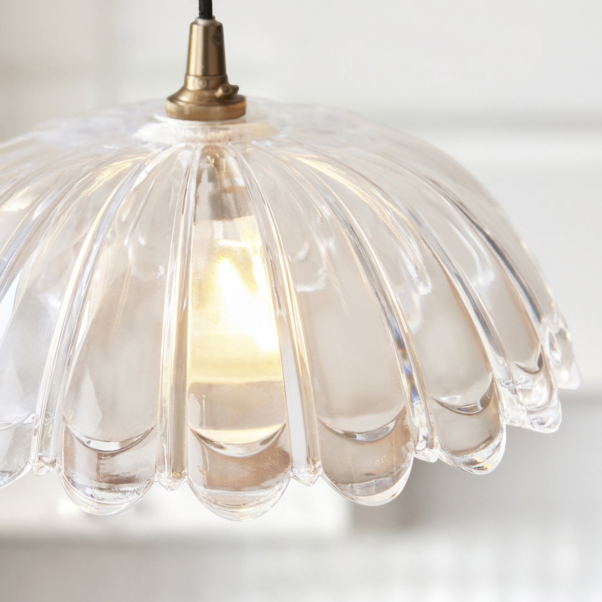 118778 Carnation Easyfit Pendant Clear Glass