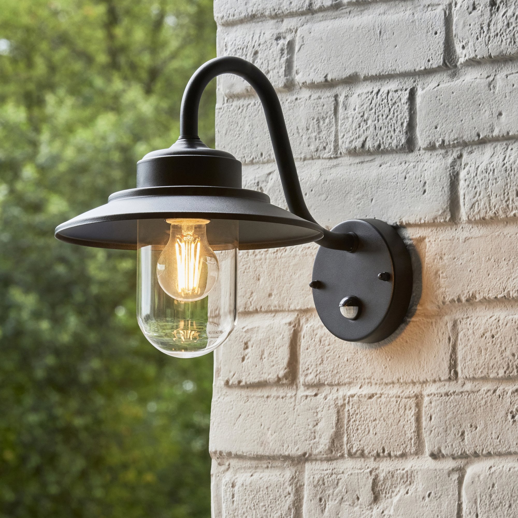 120556 Thornton Outdoor Pir Wall Light Matt Black & Clear Glass