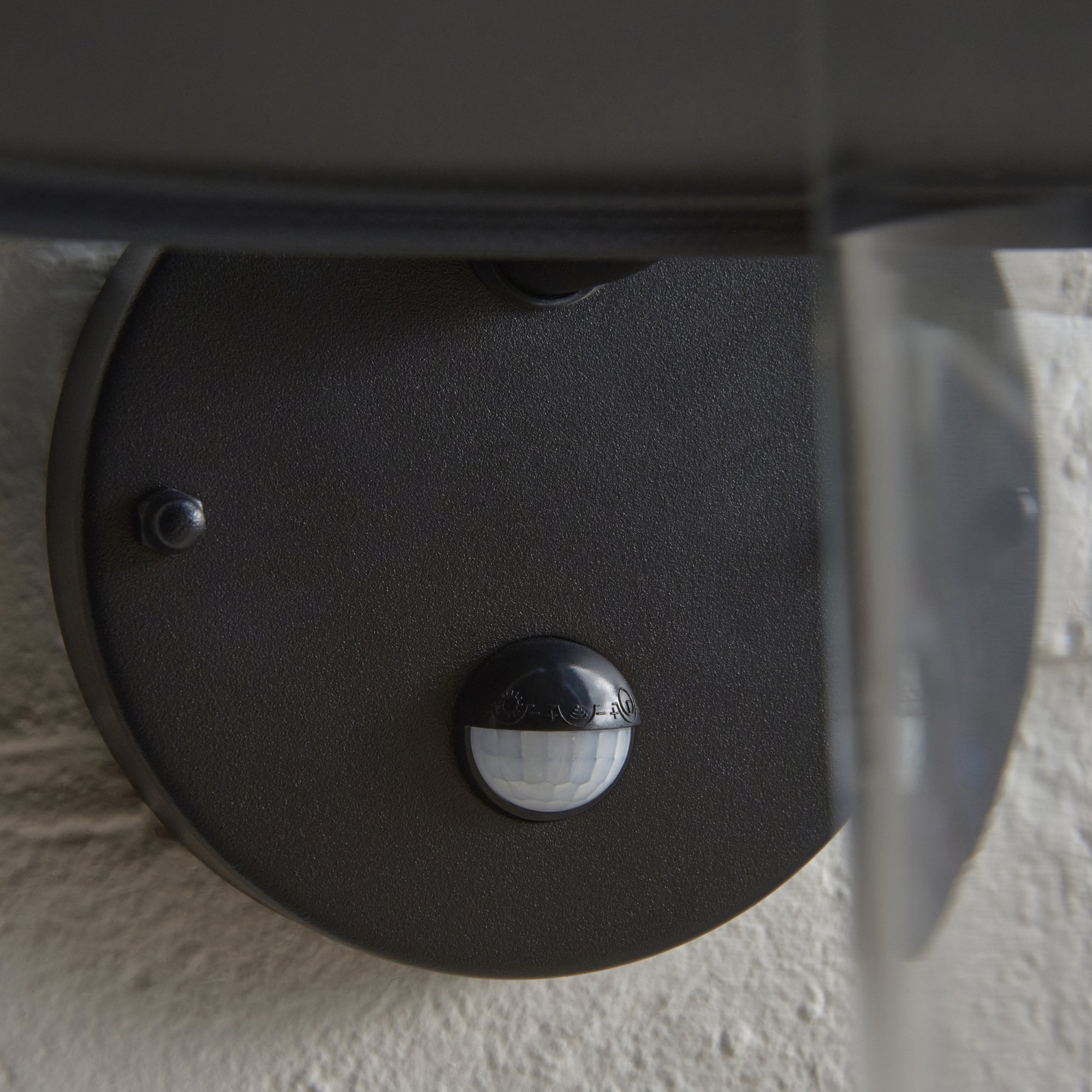 120556 Thornton Outdoor Pir Wall Light Matt Black & Clear Glass