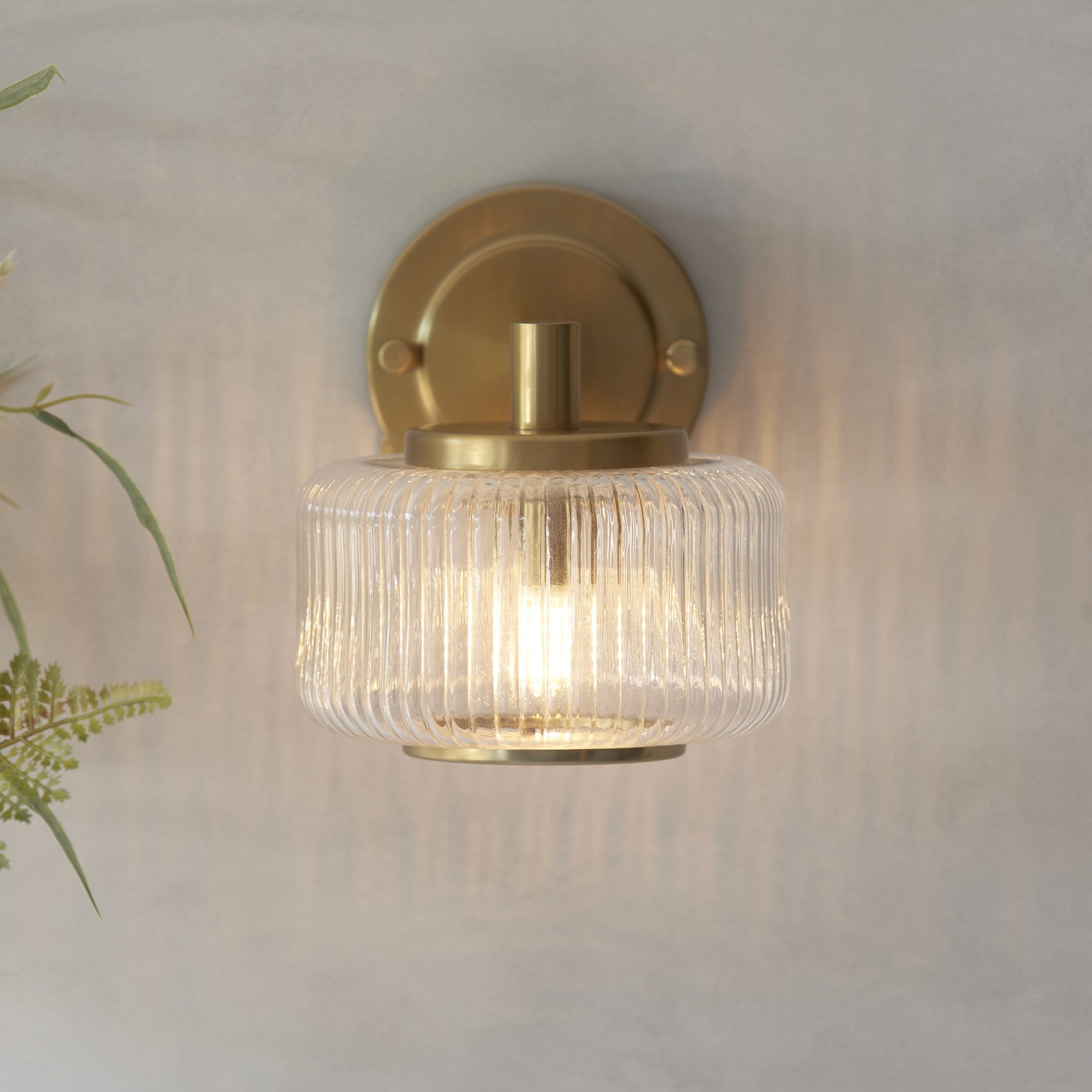 120633 Stamford Wall Light Brushed Aged Brass Plate & Clear Ribbed Glass