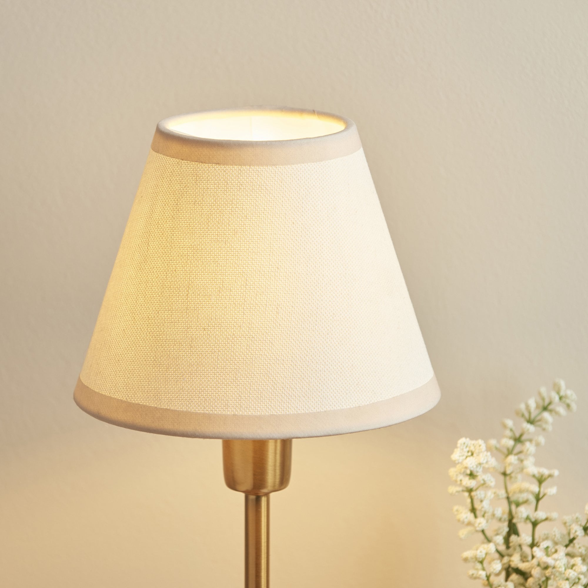 120937 Rise & Ivy 16cm Table Lamp Vintage Brass Finish & Vintage White Fabric