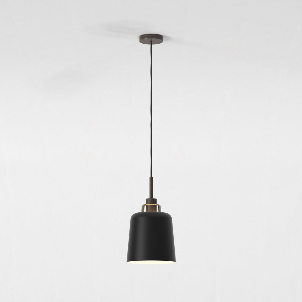 5051001 Camden 220 Shade Matt Black