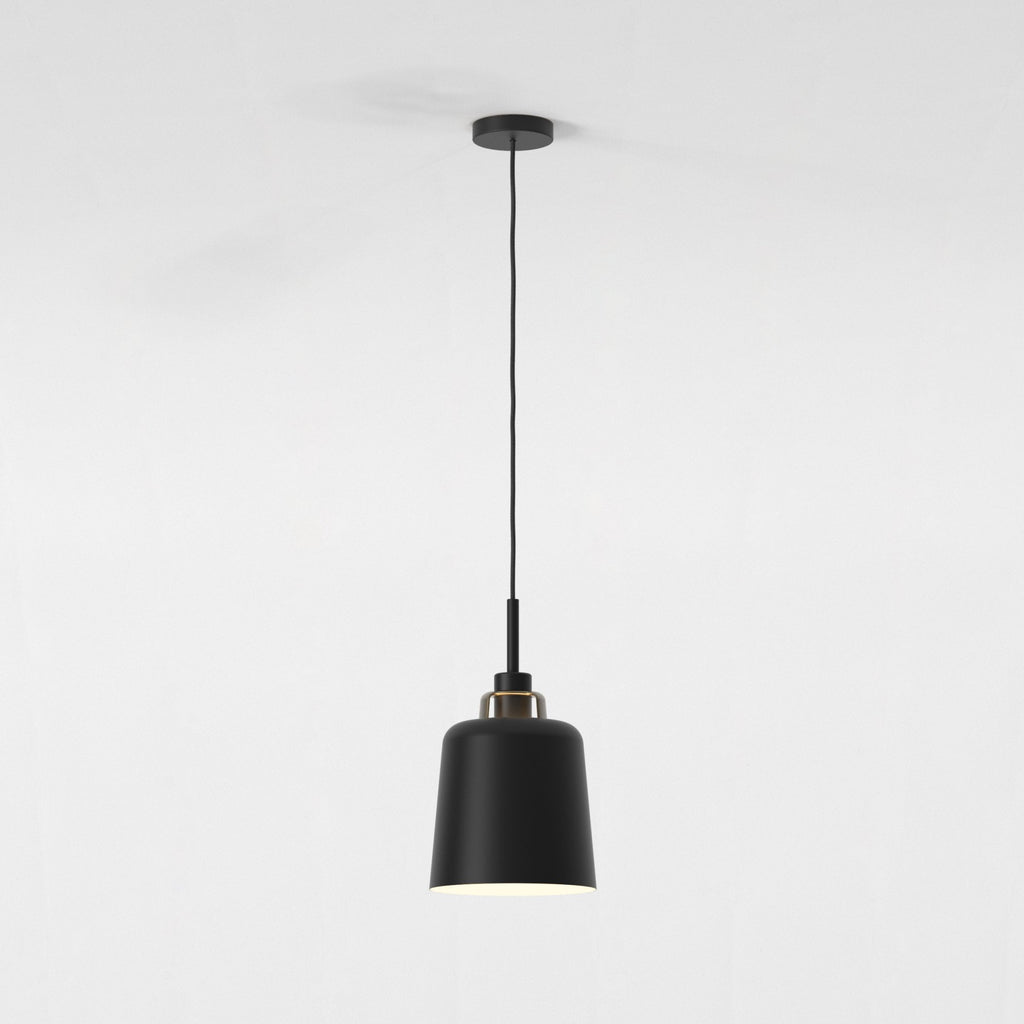 5051001 Camden 220 Shade Matt Black