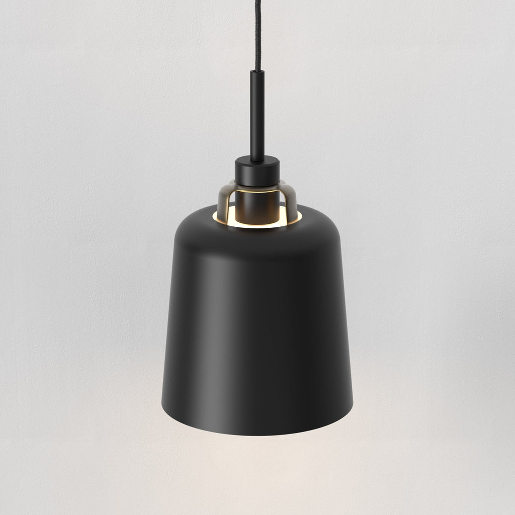 5051001 Camden 220 Shade Matt Black