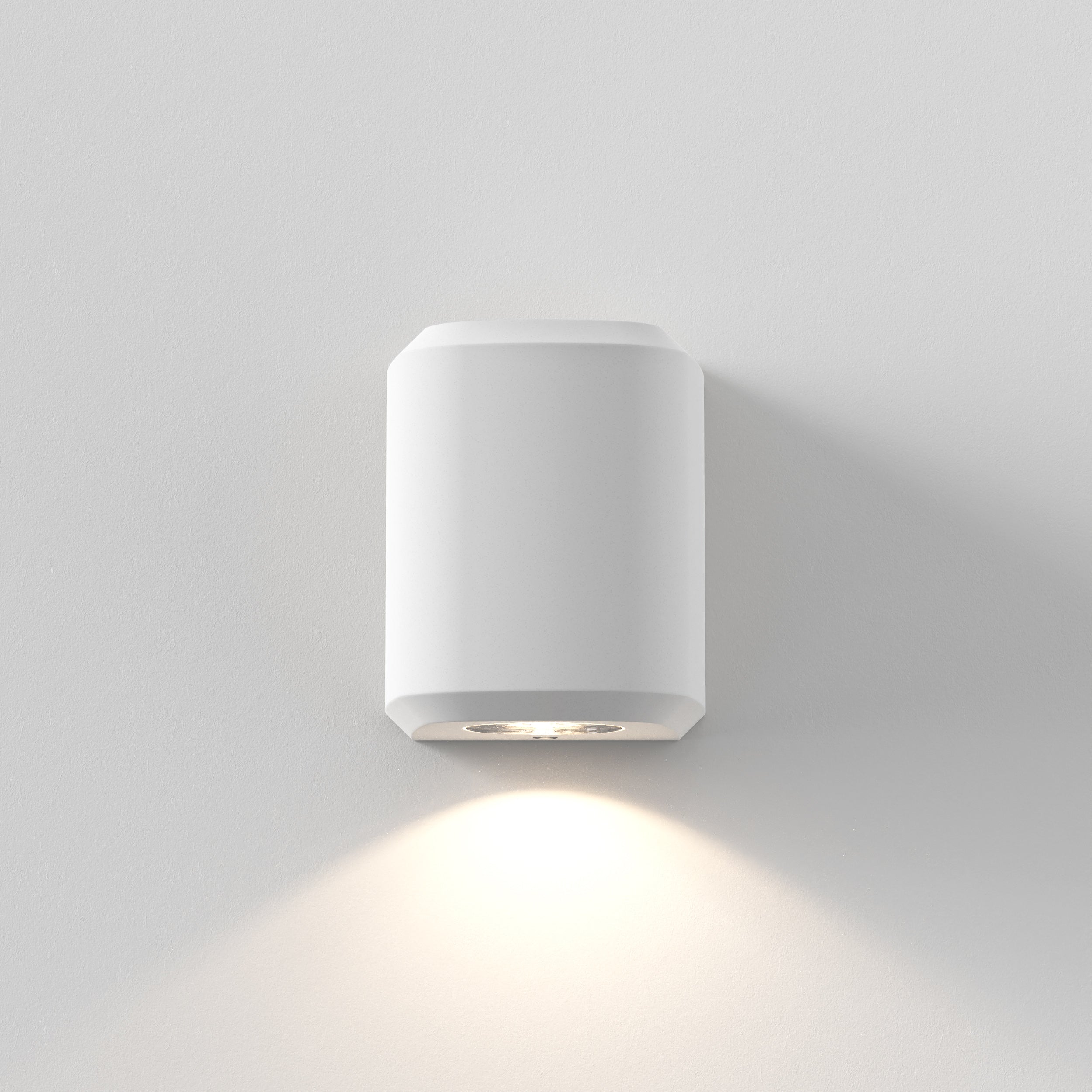 1513006 Brixham Outdoor Single Wall Light White Concrete