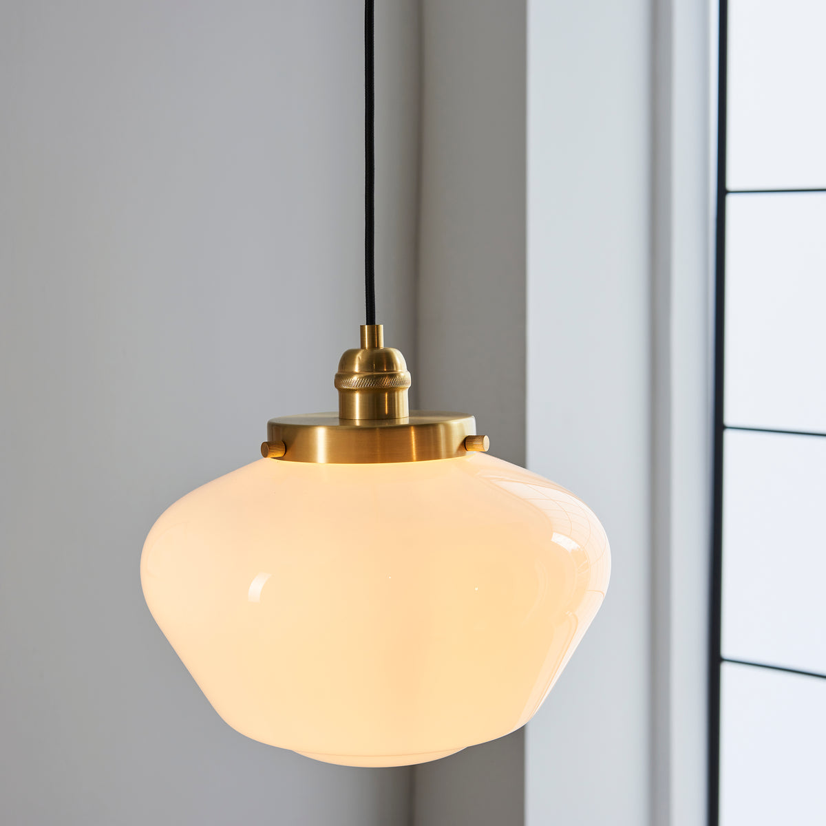 97692 Camberley Pendant Brass