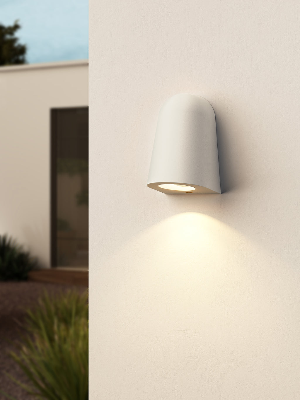 1317030 Mast Outdoor Wall Light White Concrete
