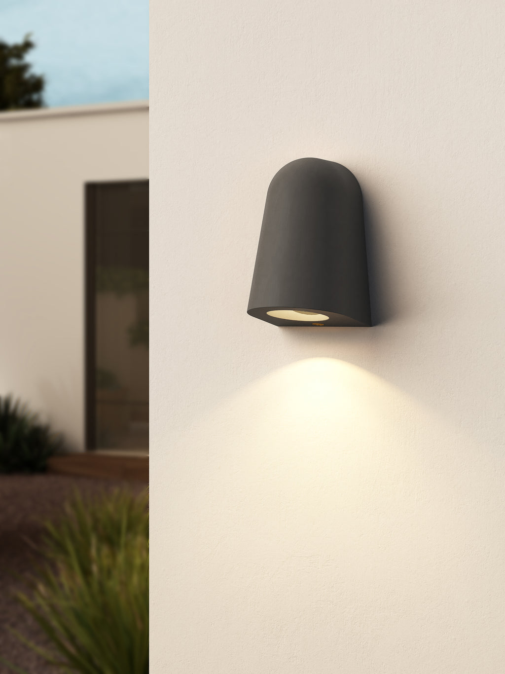 1317028 Mast Outdoor Wall Light Charcoal Concrete