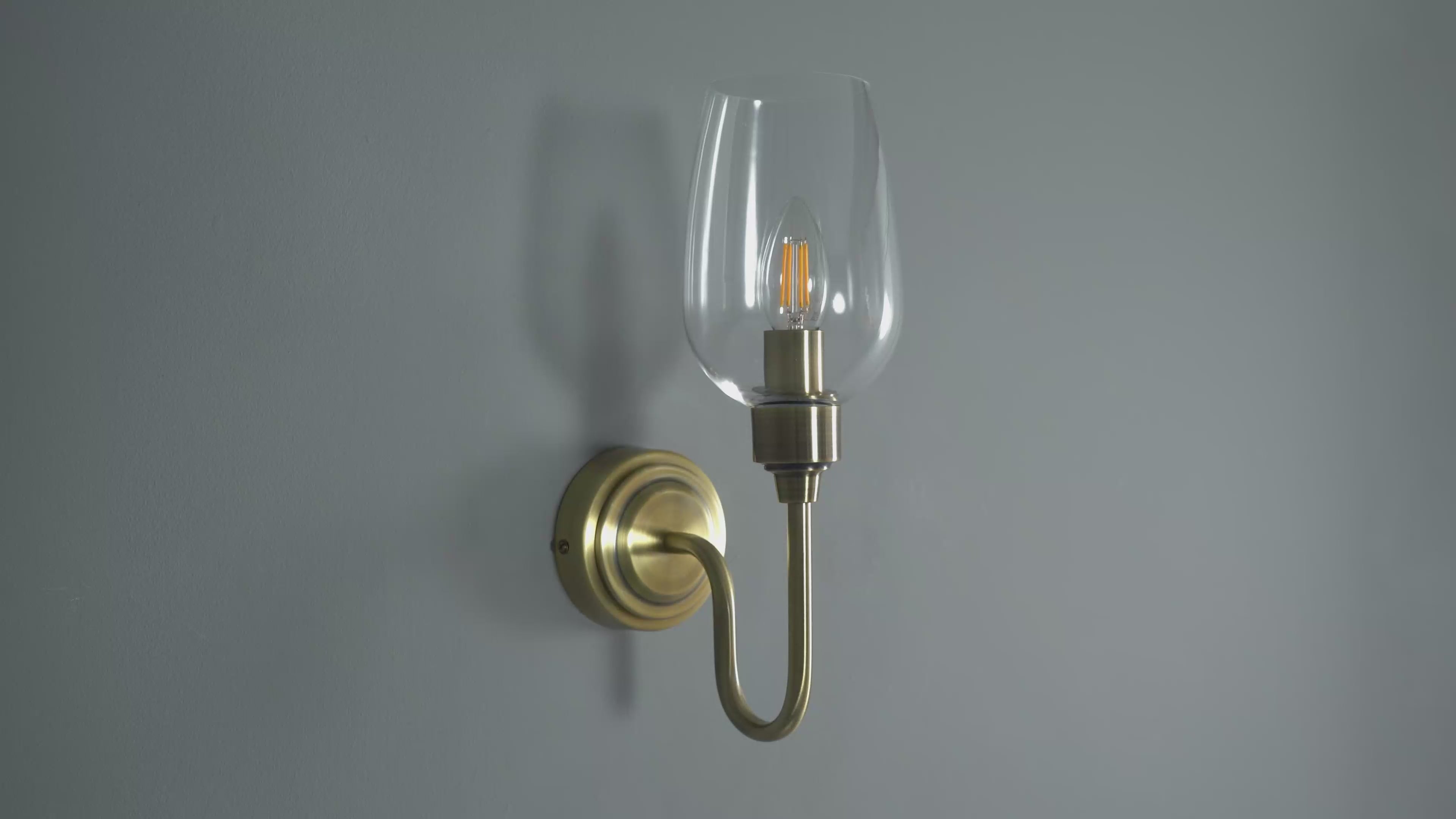 107792 Wall 1 Light Antique Brass Plate And Clear Glass