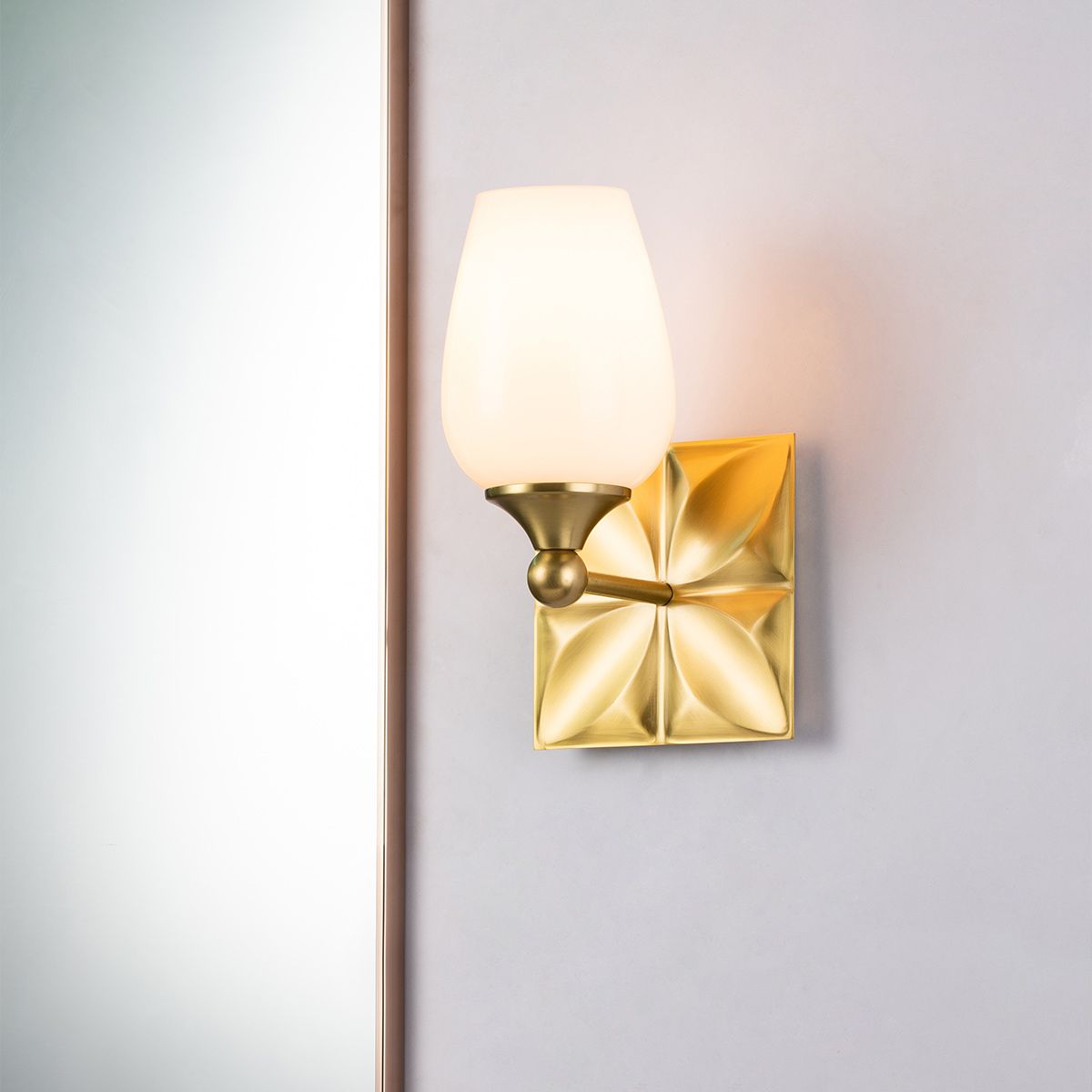 QN-EPSILON-1WB-AB-O Epsilon Bathroom 1 Light Wall Light Aged Brass