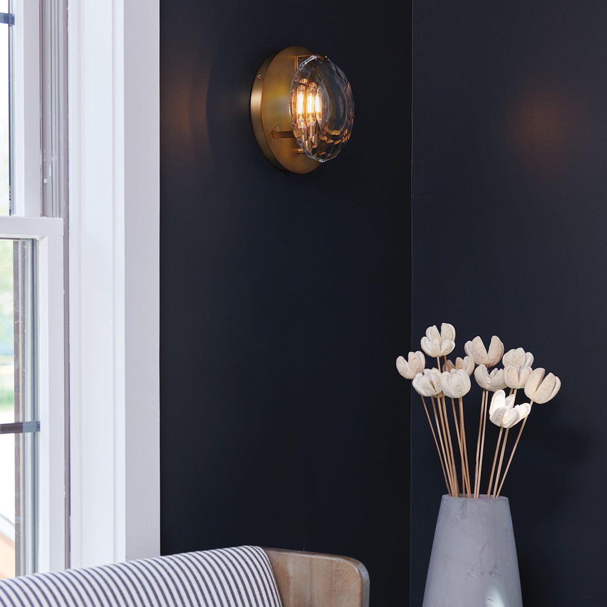 QN-LEO-WB1-HB Leo 1 Light Wall Light Heritage Brass