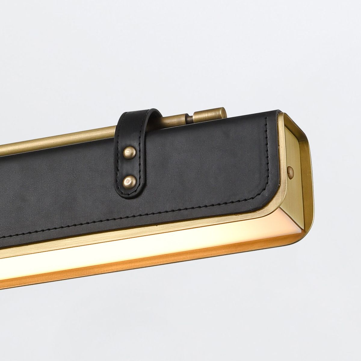 QN-VALISE-LP80-VBS-TL Valise LED Linear Pendant Vintage Brass/Tuxedo Leather