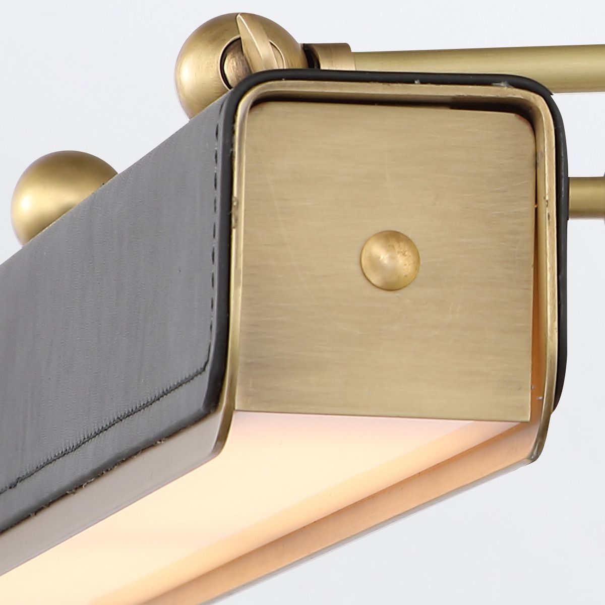 QN-VALISE-PL-M-VBS-TL Valise Picture Medium LED Picture Light Vintage Brass/Tuxedo Leather