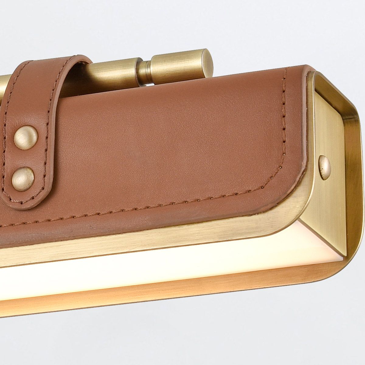 QN-VALISE-W-VBS-CL Valise LED Wall Light Vintage Brass/Cognac Leather