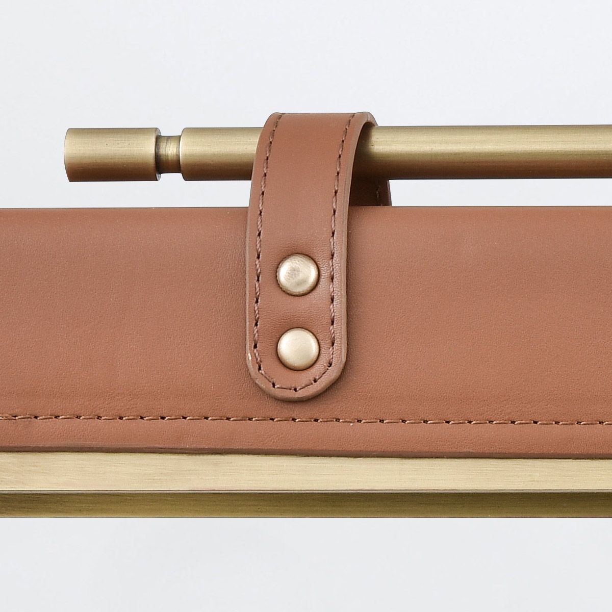 QN-VALISE-W-VBS-CL Valise LED Wall Light Vintage Brass/Cognac Leather