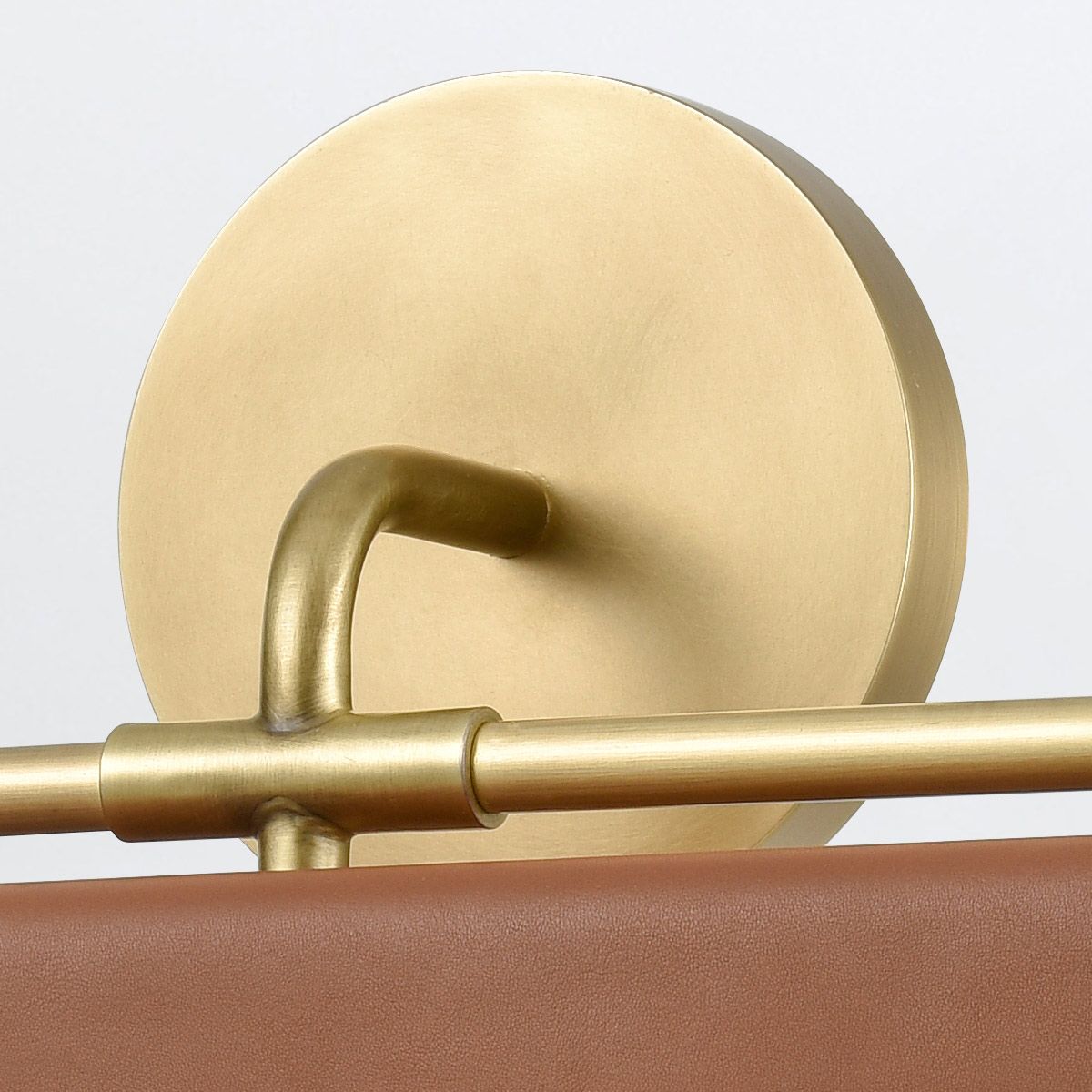 QN-VALISE-W-VBS-CL Valise LED Wall Light Vintage Brass/Cognac Leather