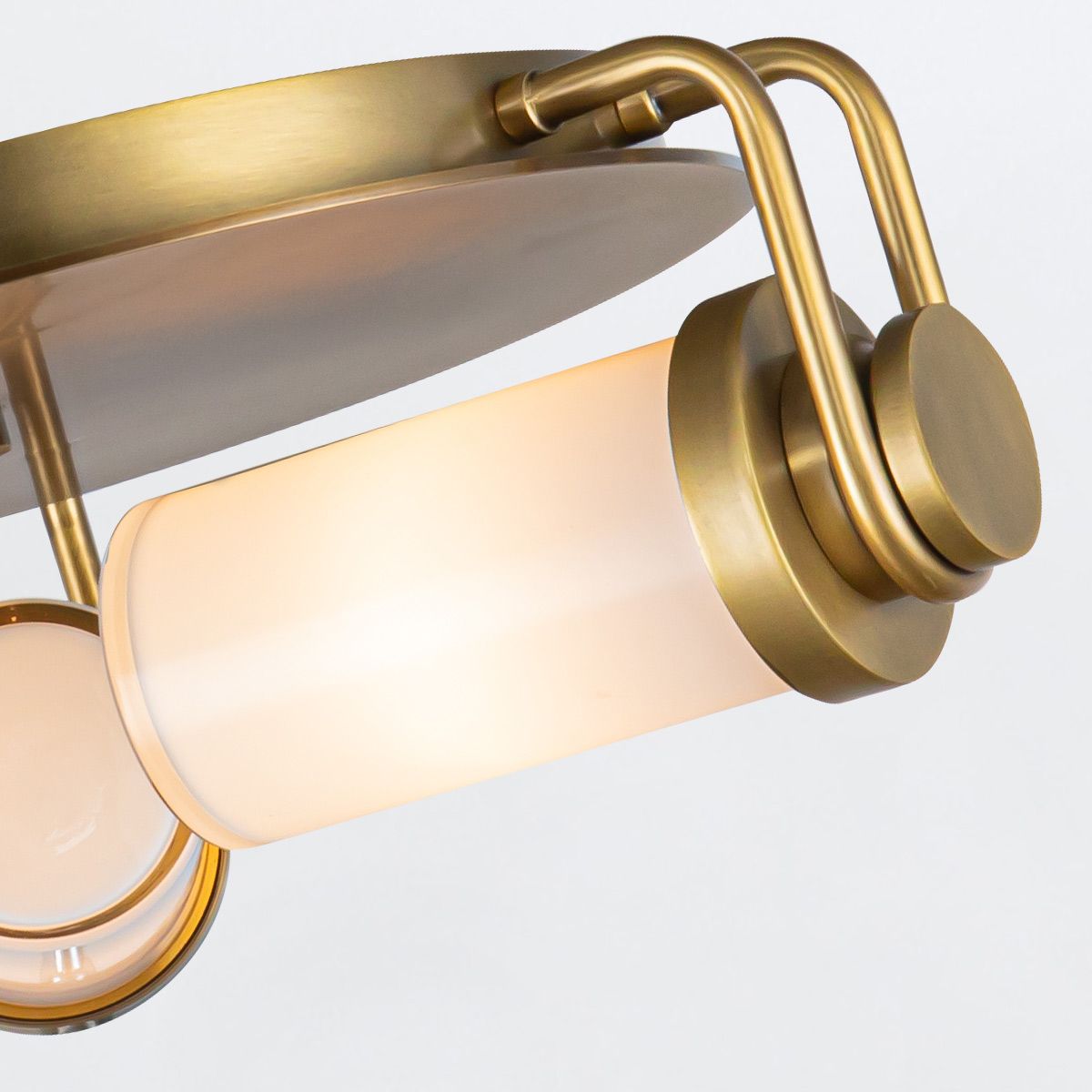 QN-WYNWOOD-F-VBS Wynwood 3 Light Flush Vintage Brass